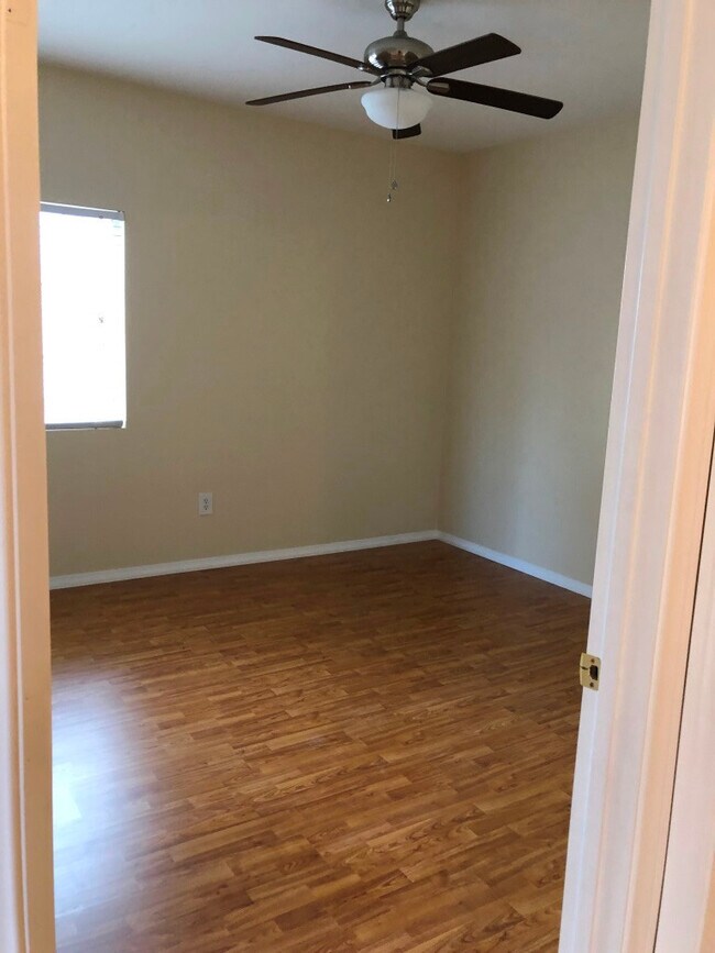 Building Photo - 833 Aspen Peak Loop