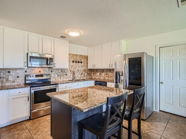 Building Photo - 13129 Thome Valley Dr