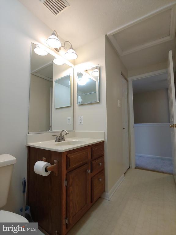 Building Photo - 1247 Seminole Dr