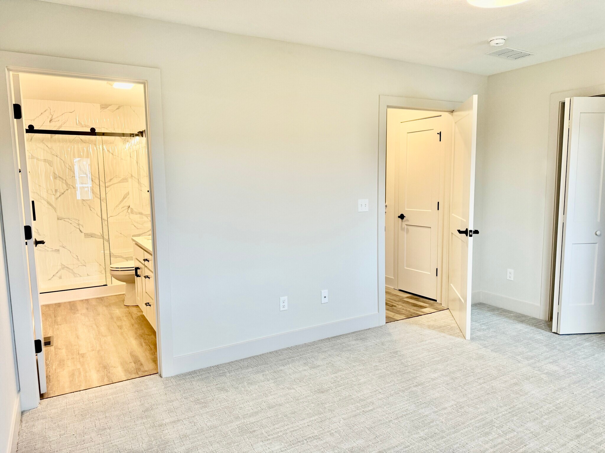 Master bedroom/master bath - 22912 W 72nd Ter