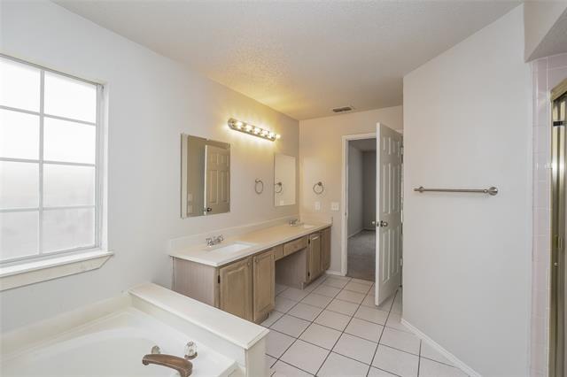 Building Photo - 2732 Country Creek Ln