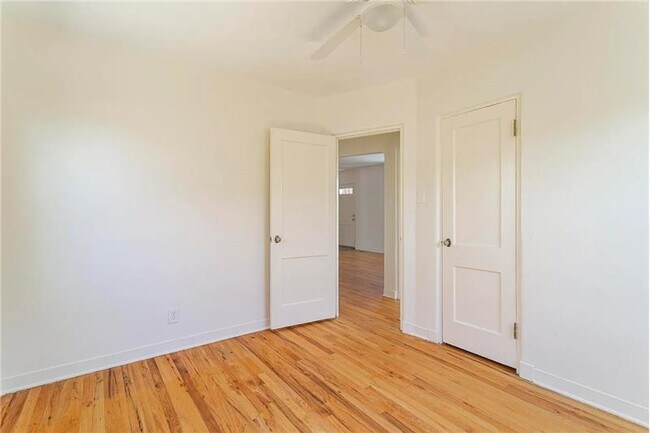 Building Photo - 1109 Lafayette Dr NE