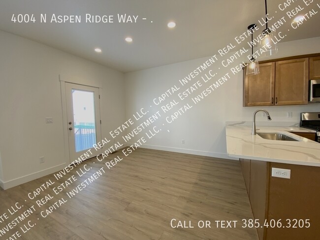 Building Photo - 4004 N Aspen Rdg Wy