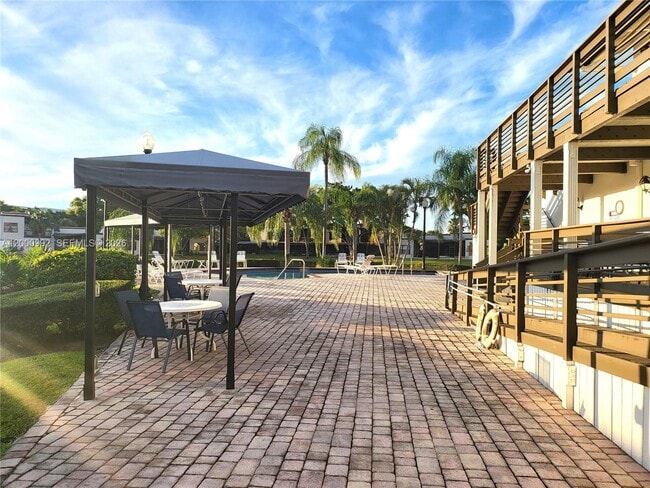 Building Photo - 9723 N New River Canal Rd