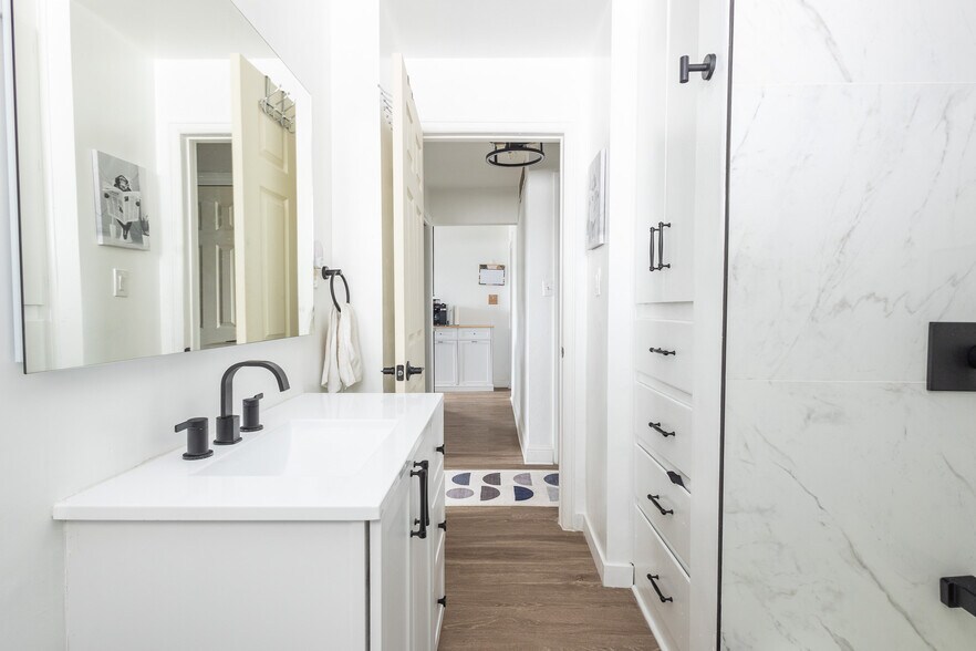 Building Photo - 4431 Fillmore St