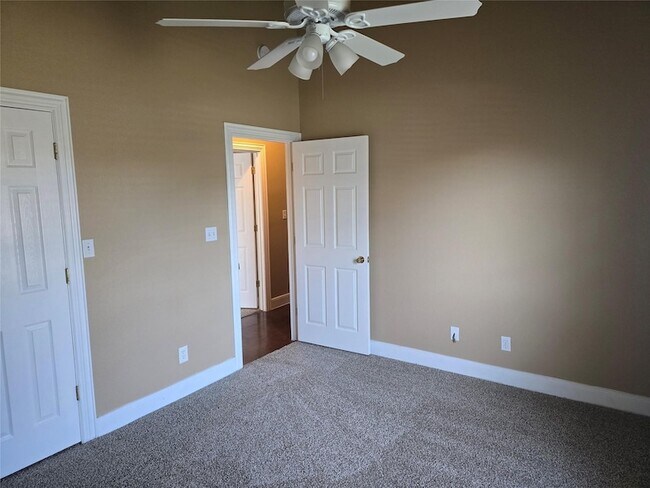 Building Photo - 317 Westgate Dr