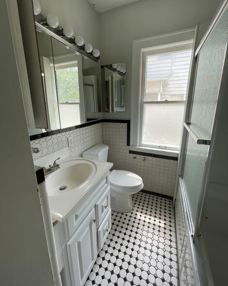 Bathroom - 2654 E 130th St