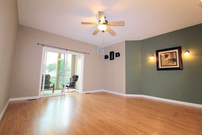 Building Photo - 2 br, 2 bath House - 225 Fountain View