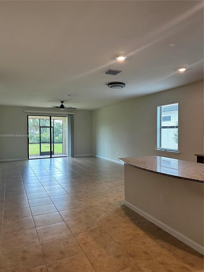 Building Photo - 3932 Black Eagle Ln