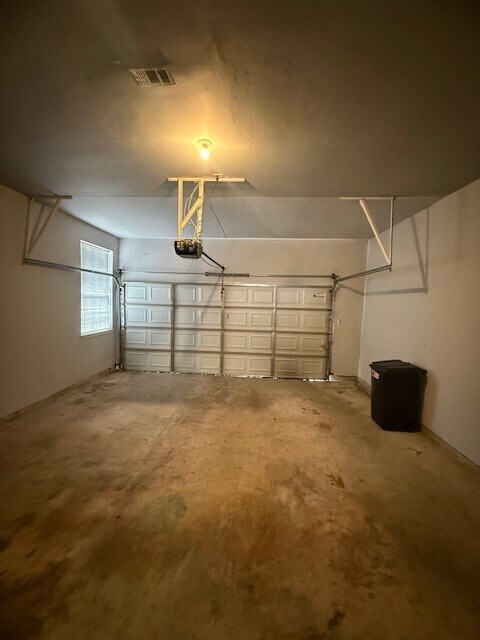 Building Photo - 8888 Benning Dr