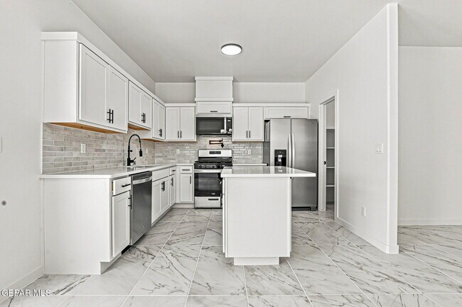 Building Photo - 13909 Paseo Perlas Dr