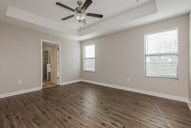 Building Photo - 9935 Ivory Dr