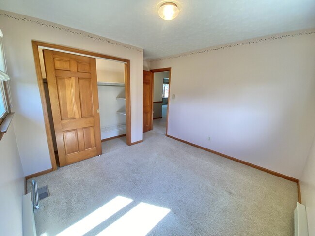 Building Photo - 3520 Ditmer Rd