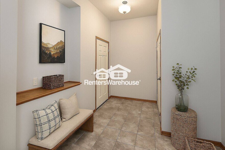 Building Photo - 9630 Independence Cir