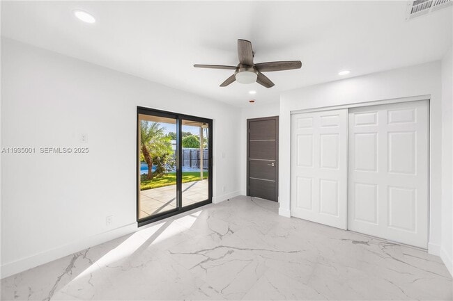 Building Photo - 218 SE 2nd St