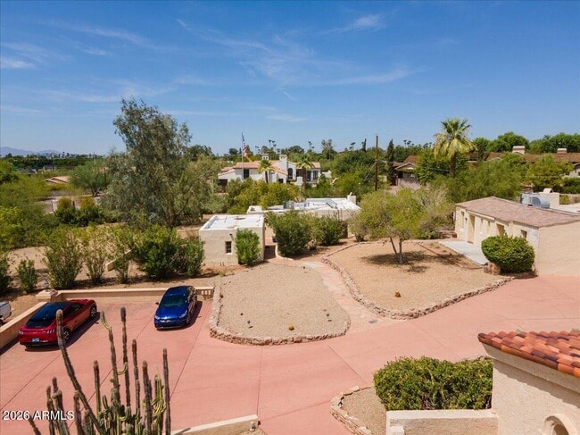 Building Photo - 5702 E Camelback Rd