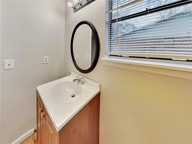 Building Photo - 1289 Knoll Ct NW