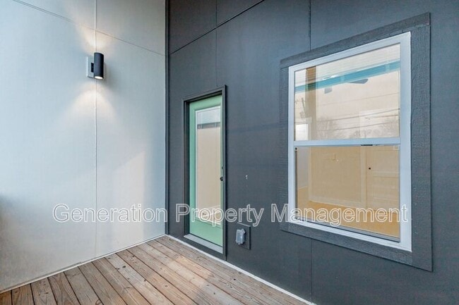 Building Photo - 1124 Garfield St