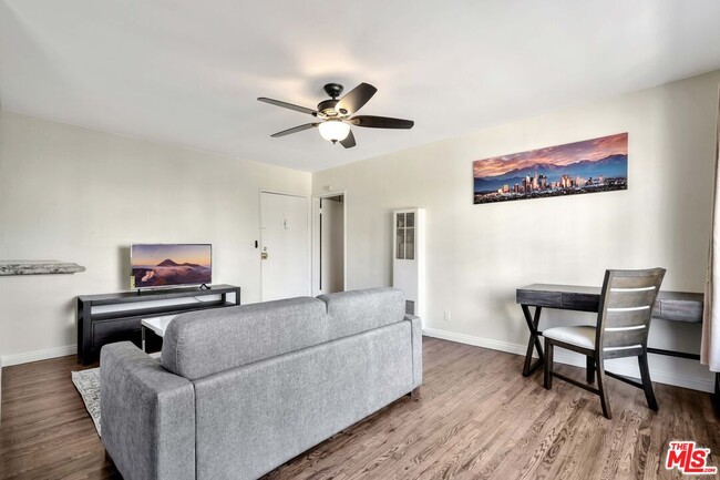 Building Photo - 932 Wilcox Ave