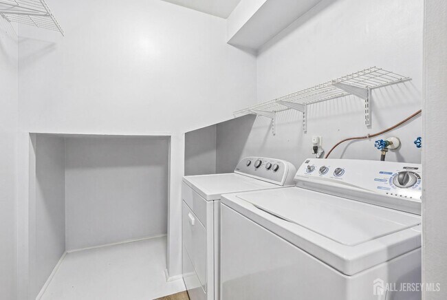 Building Photo - 7 Dennison Dr