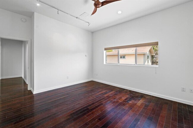 Building Photo - 508 E 53rd St