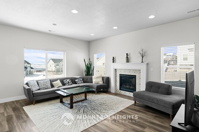 Building Photo - 2191 W Northridge Dr