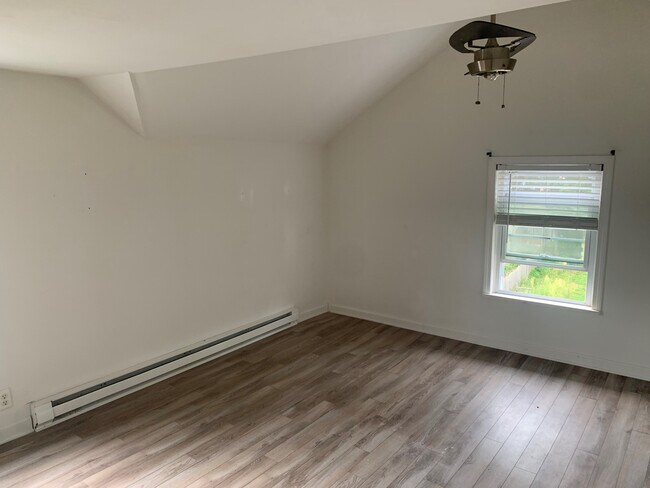 Unit 3 - Bedroom - 179 Hart St