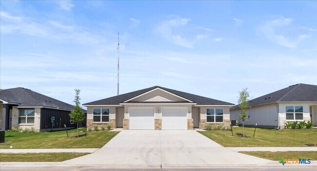 Building Photo - 911 Sevenleaf Ln