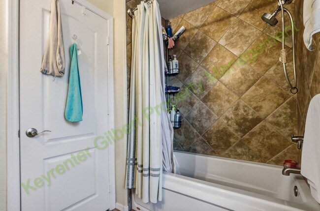 Building Photo - Resort-Style Living with Private Pool in Prime Chandler Location