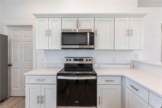 Building Photo - 2007 NW 21st St