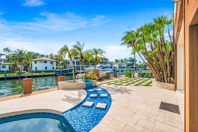 Building Photo - 2626 Castilla Isle