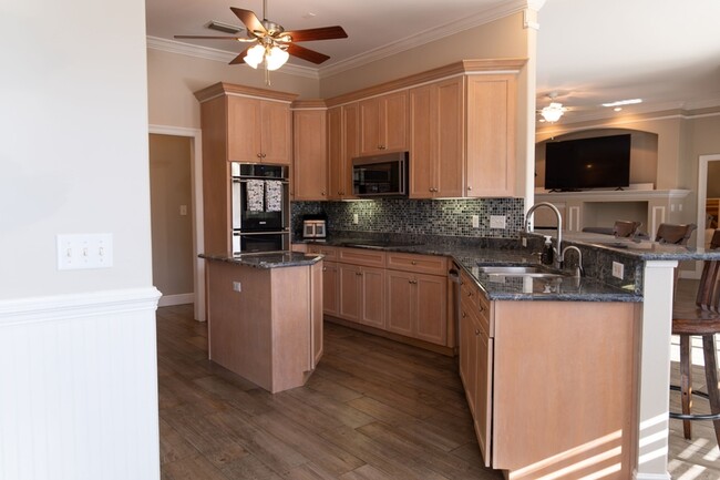 Building Photo - 1746 Wren Way