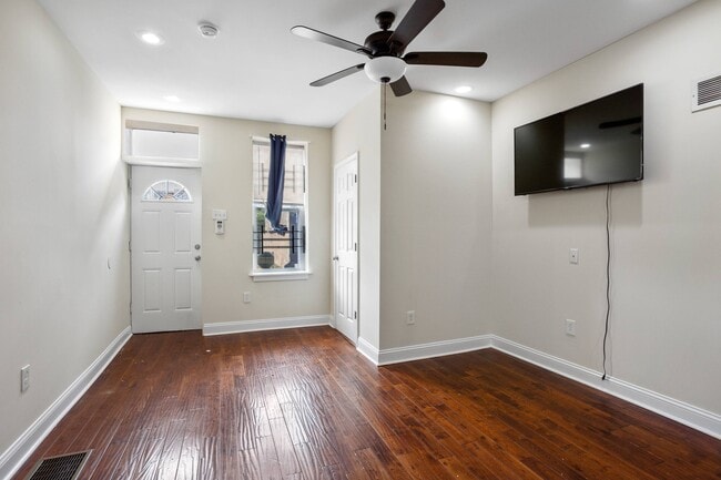 Building Photo - 2003 N Cleveland St