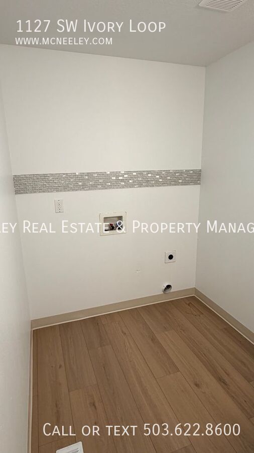 Building Photo - 1127 SW Ivory Loop