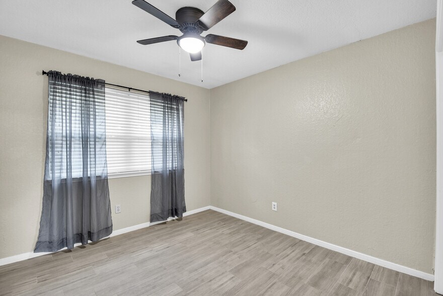 Building Photo - 1236 Sagebrush St