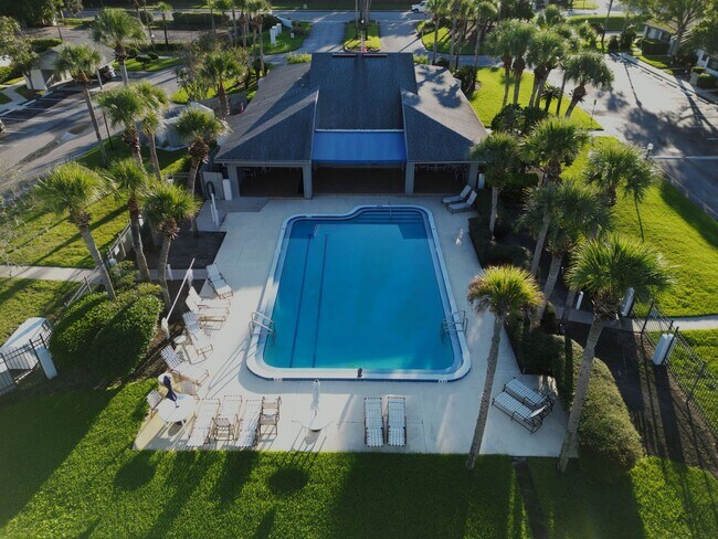 Building Photo - Furnished Unit in Fountain Gate Condo Asso...