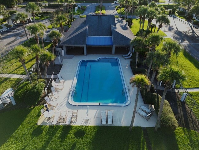 Building Photo - Furnished Unit in Fountain Gate Condo Association!