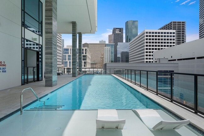 Building Photo - 1211 Caroline St