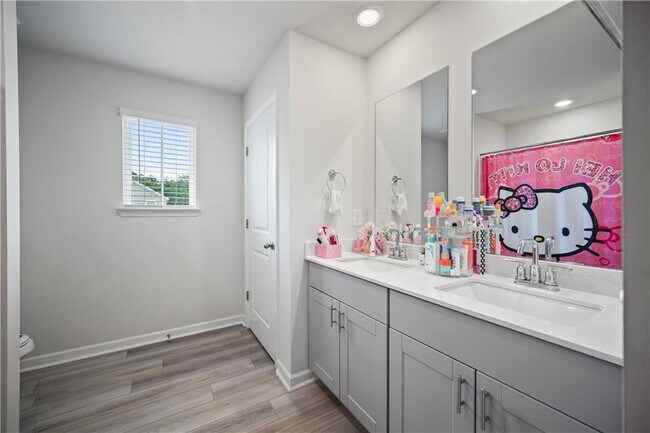 Building Photo - 107 Meander Dr