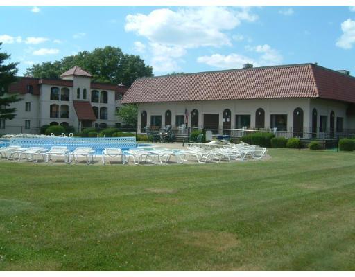 Building Photo - 685 Oak St