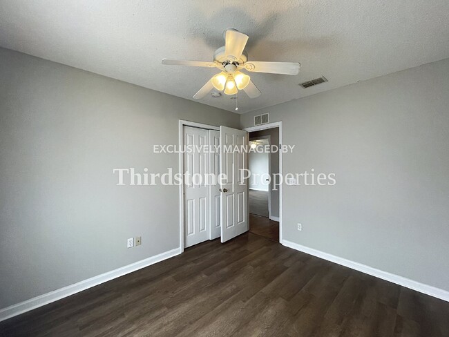 Building Photo - 9248 8th Ave