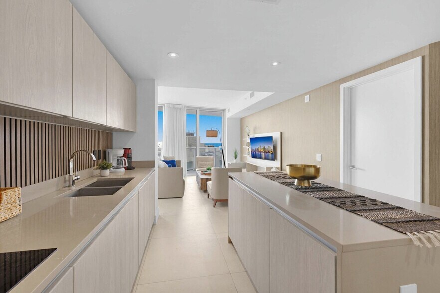 Building Photo - 4111 S Ocean Dr