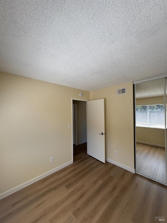 Building Photo - 120 Merrimac Ct
