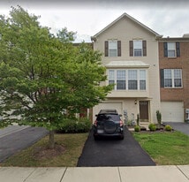 Building Photo - 1466 Pangbourne Way