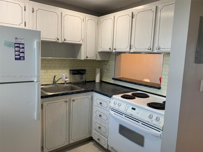 Building Photo - 3010 Marcos Dr