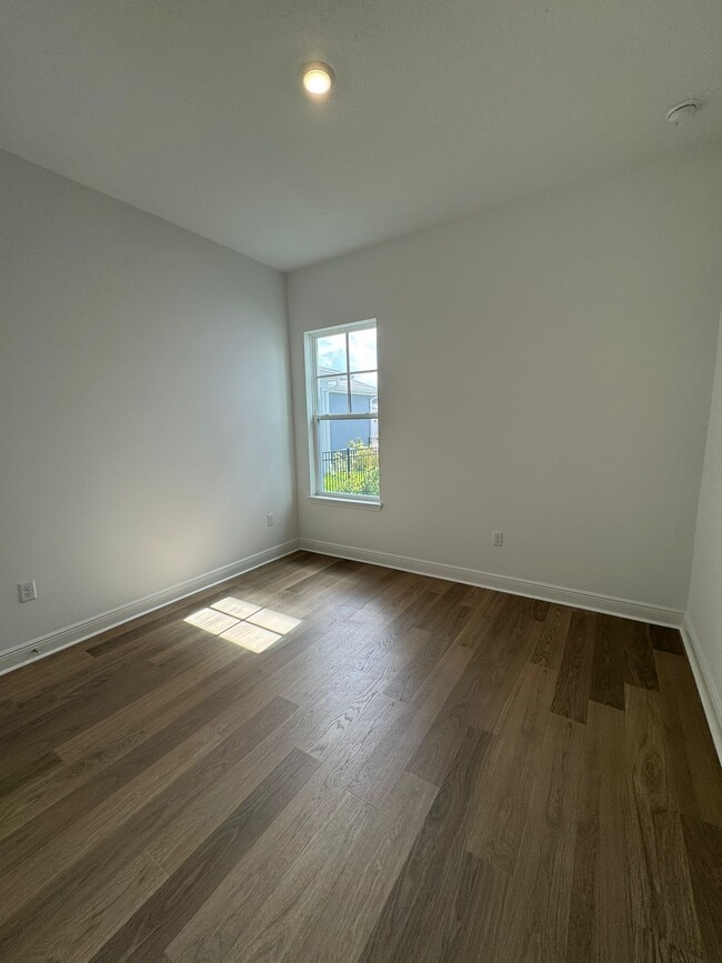 Building Photo - 13615 Sachs Avenue