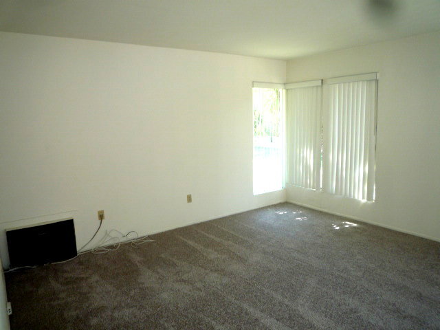 Building Photo - 1800 E Heim Ave