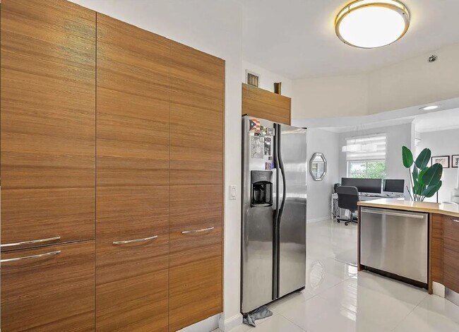 Building Photo - Gorgeous 2 bedroom 2 bath In Aventura on the Intercoastal