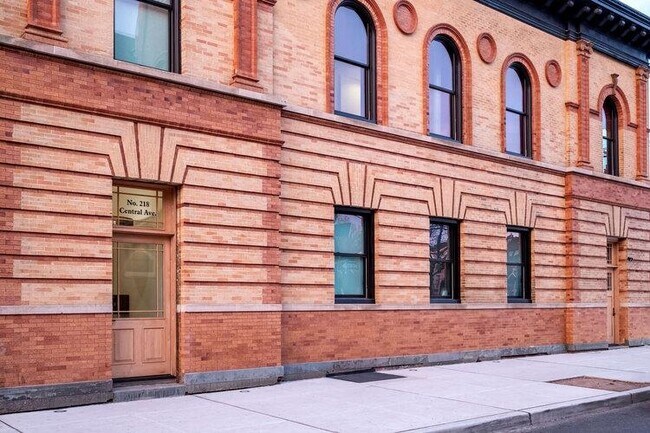 Building Photo - 218 Central Ave