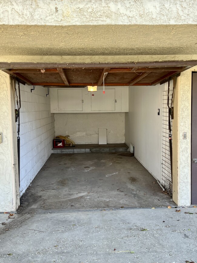 Building Photo - 608 Idaho Ave
